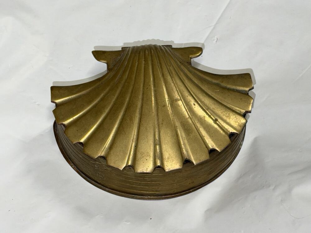 Vintage Brass Clam Shell Trinket Box 4” x 3”